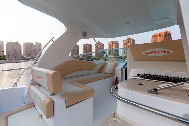 Privat Yacht Cruise Dubai Marina (31FT - 35FT) Luxury Charter