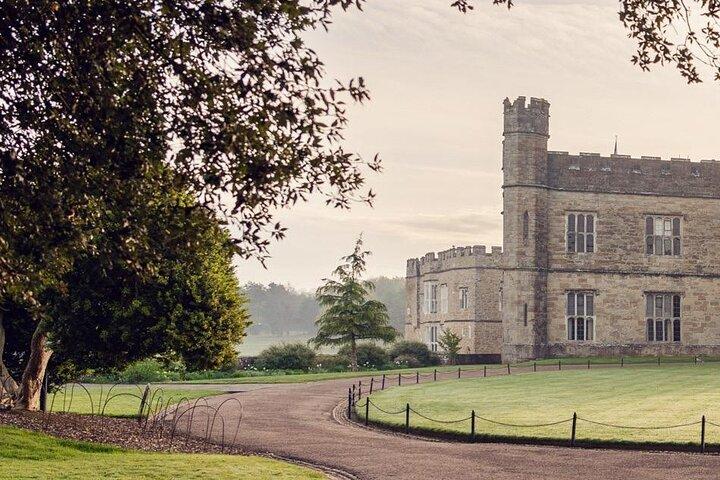 Leeds Castle Canterbury e Dover Cliffs Tour Privado a partir de Londres