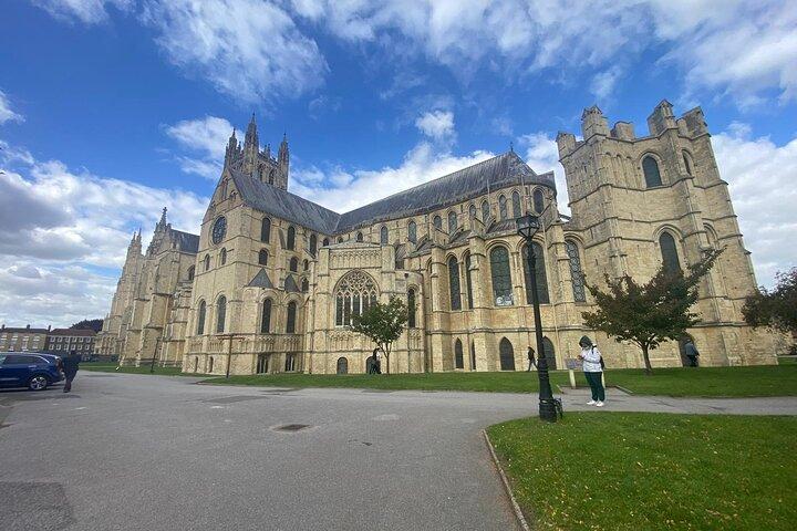 Leeds Castle Canterbury e Dover Cliffs Tour Privado a partir de Londres