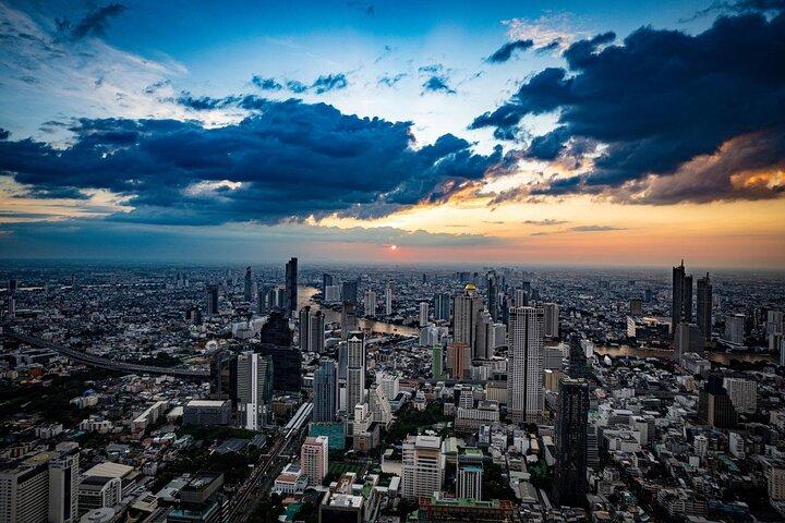 Excursión a pie por el cielo de Mahanakhon en Bangkok