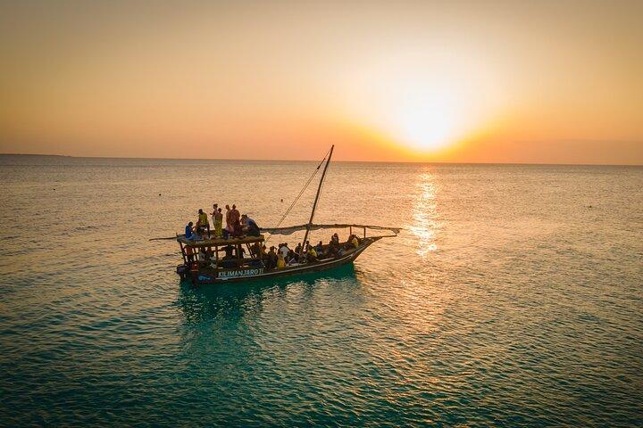 Kendwa Beach Private Sunset Dhow Cruise com bar aberto e lanches