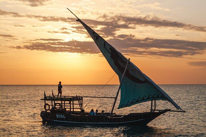 Kendwa Beach Private Sunset Dhow Cruise com bar aberto e lanches