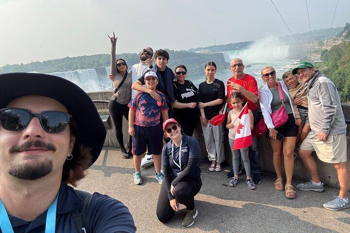 Niagara Falls Walking Tour with Boat Cruise