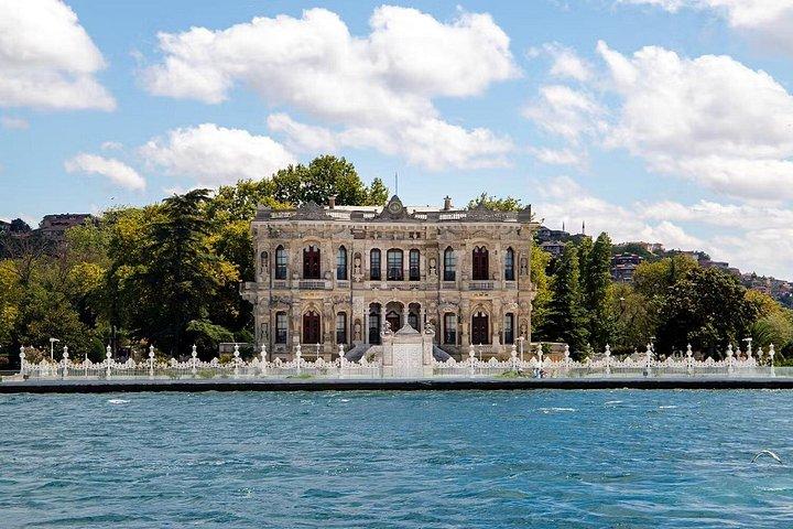 Bosphorus Sightseeing Cruise with Optional 4 Course Dinner