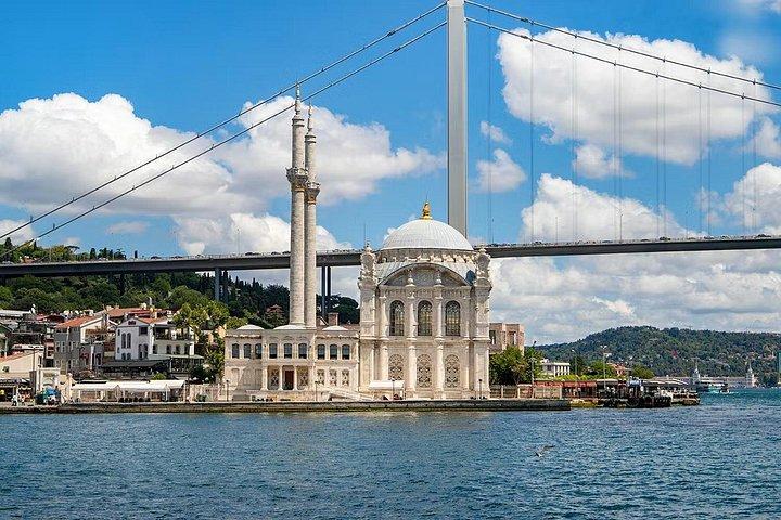 Bosphorus Sightseeing Cruise with Optional 4 Course Dinner