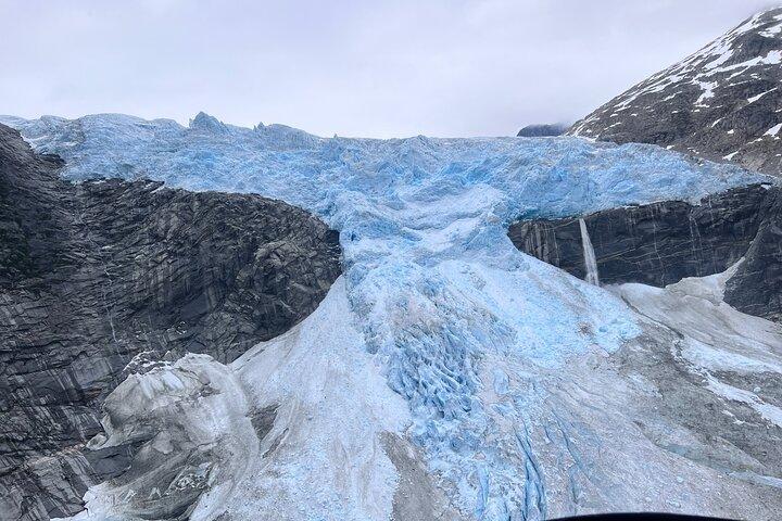 プライベートヘリコプター探検でジュノー氷原を体験