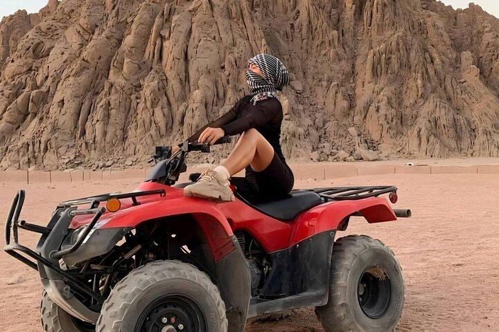 Quad met Camel Ride & Bedoeïenendorp, diner van Marsa Alam
