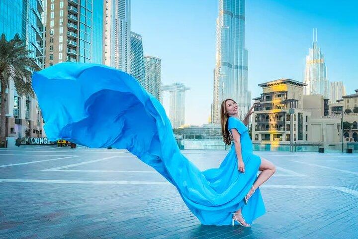 Robe volante avec Burj Khalifa Vues et vidéographie Shoot
