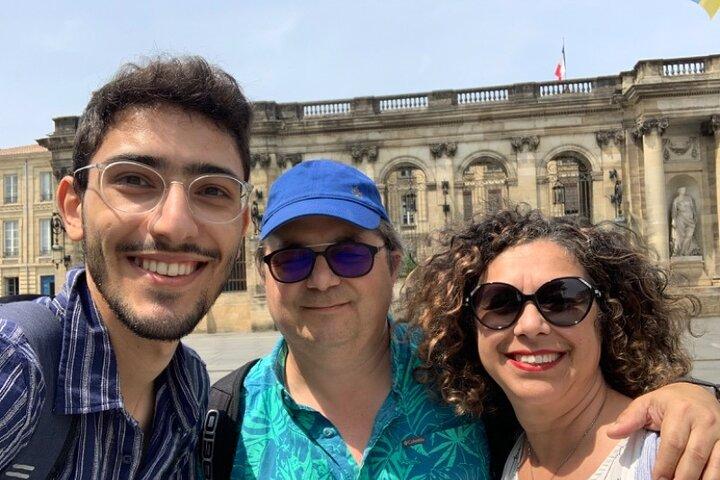 Bordeaux Private Walking Tour com um local