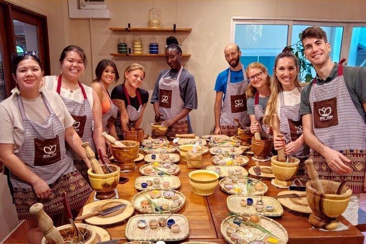 Classe de culinária tailandesa na Cidade Velha de Banguecoque com passeio de mercado