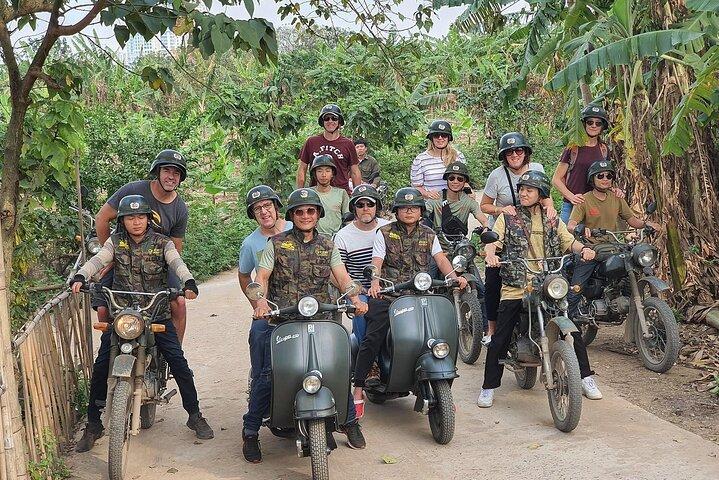 Vintage Motorradtour durch Hanoi