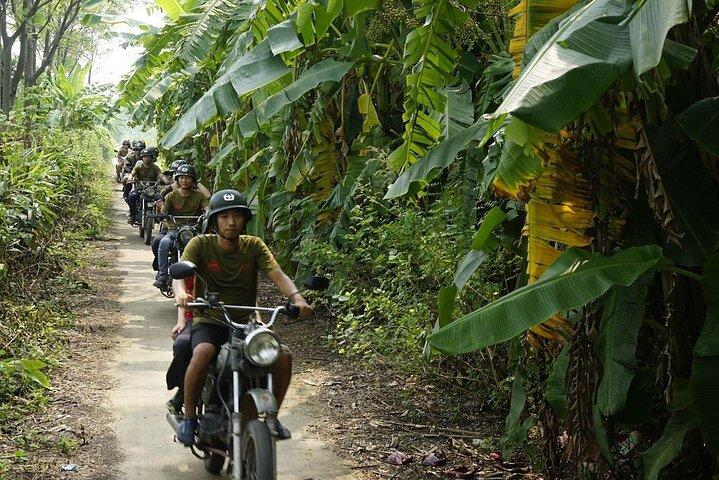 Vintage Motorradtour durch Hanoi