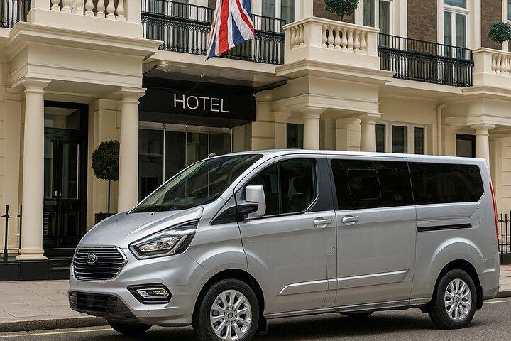 Londres à l'aéroport d'Heathrow en minibus privé
