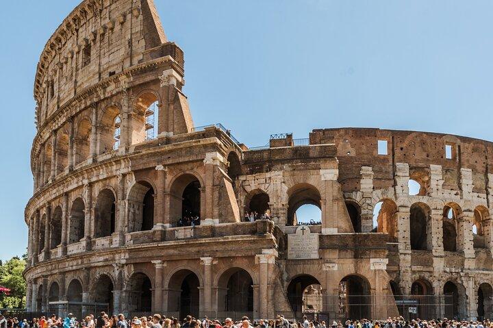 Rome Private Custom Tour com um local, destaques e gemas escondidas
