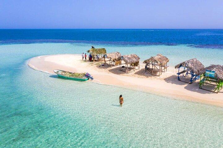 Paradise Island Cayo Arena Tour Snorkeling, Mangueiras, Comida local