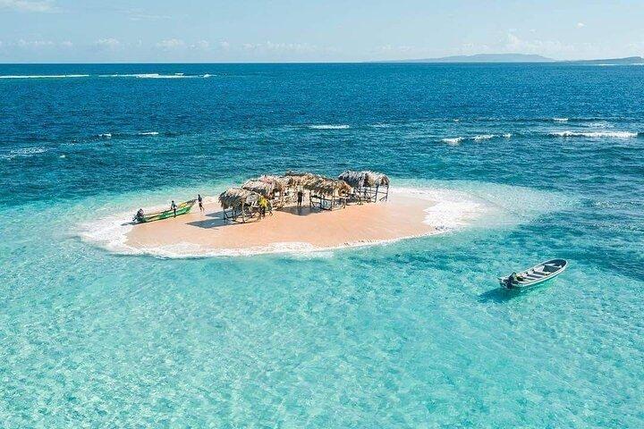 Paradise Island Cayo Arena Tour Snorkeling, Mangueiras, Comida local