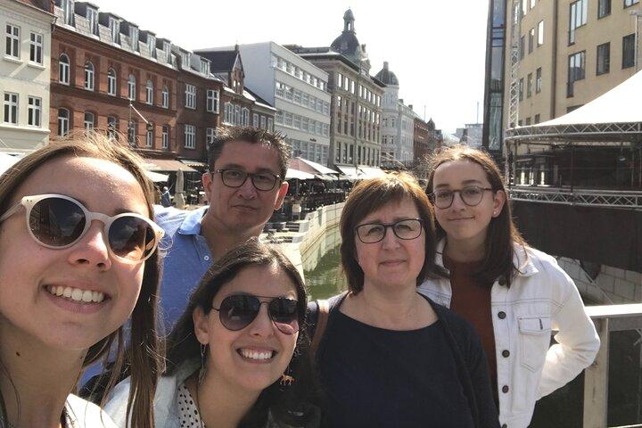 Tour privado a pie por Aarhus con un local