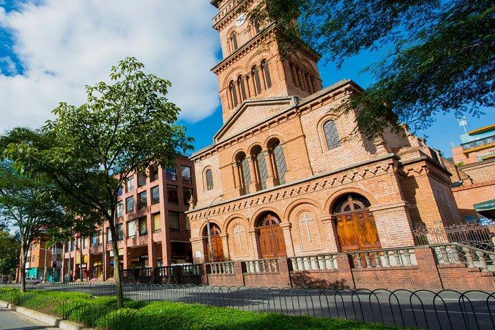 Full City Tour of the Most Famous Places in Medellin