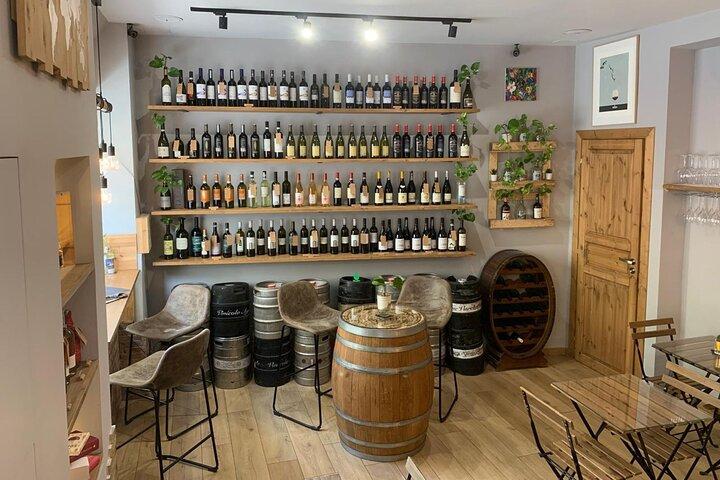 Wine Tasting Experience with Local Food Pairings in Naples