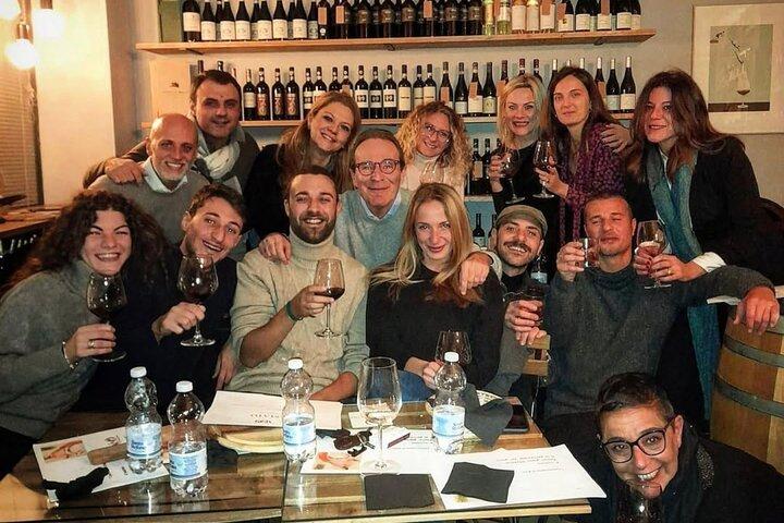 Wine Tasting Experience with Local Food Pairings in Naples