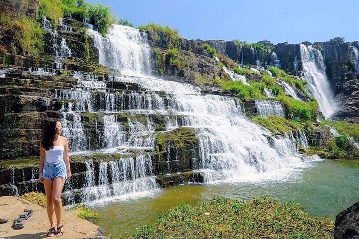 Esperienza di campagna e cascata per piccoli gruppi DA Lat