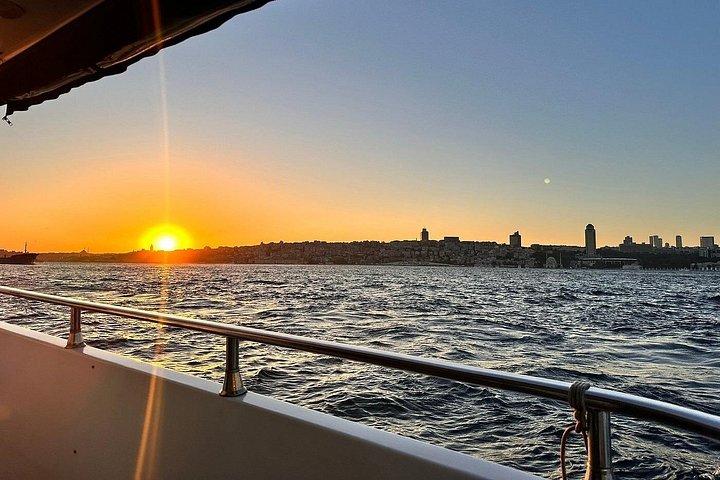 Chora Mosque and Balat Walking Tour with Sunset Cruise
