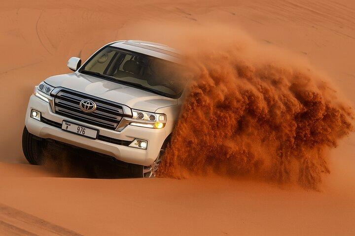 Dubai Premium Desert Safari - dune rosse, giro in cammello e cena barbecue