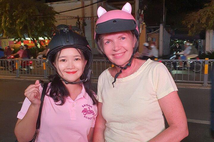 Hô Chi Minh Night Street Food & City Ride (Safe & Amazing)