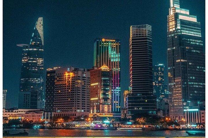 Hô Chi Minh Night Street Food & City Ride (Safe & Amazing)