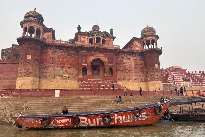 アッシからマニカルニカへのウォーキングツアー : Varanasi Ghats & Lanes