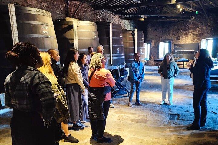 Oporto : Tour enoturístico Oporto & Duero para grupos pequeños con 9 Catas