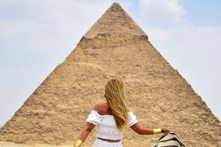 Desde Hurghada Legacy Trip – Explora las pirámides y el Gran Museo de El Cairo