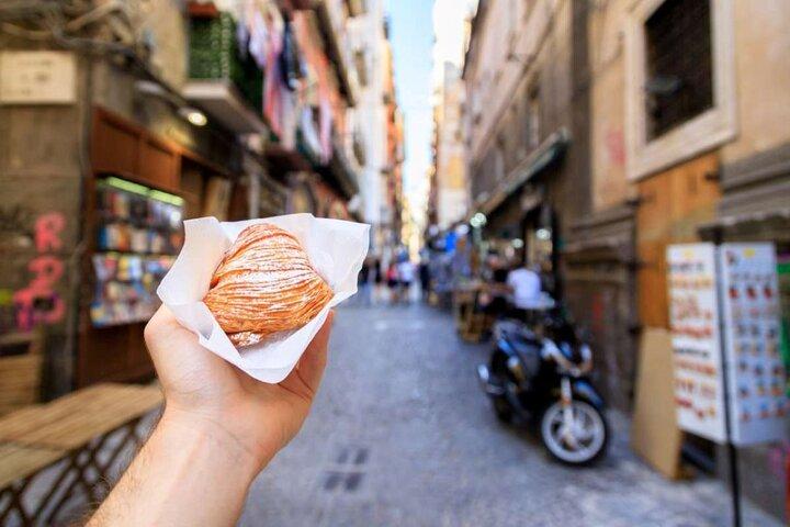Neapel Street Food Walking Tour mit Ortskundiger Reiseleiter (kleine Gruppe)