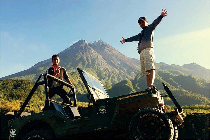 Tour en Jeep por el Volcán Merapi con recogida