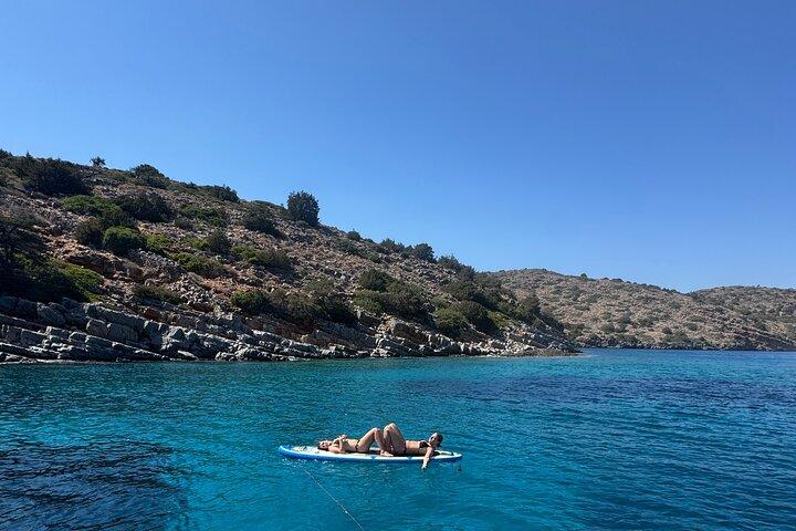 Crete Yacht Cruises 5 horas de cruzeiro privado guiado em Ag Nikolaos