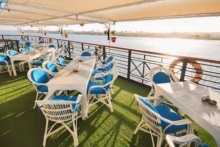 Private Nile Dinner Cruise with Buffet & Live Show