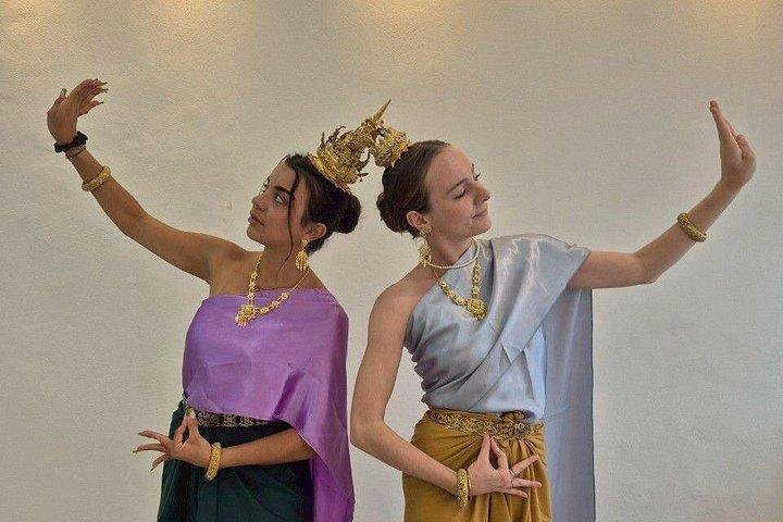 Bangkok Authentic Thai Dance Class at Thai Glam Studio