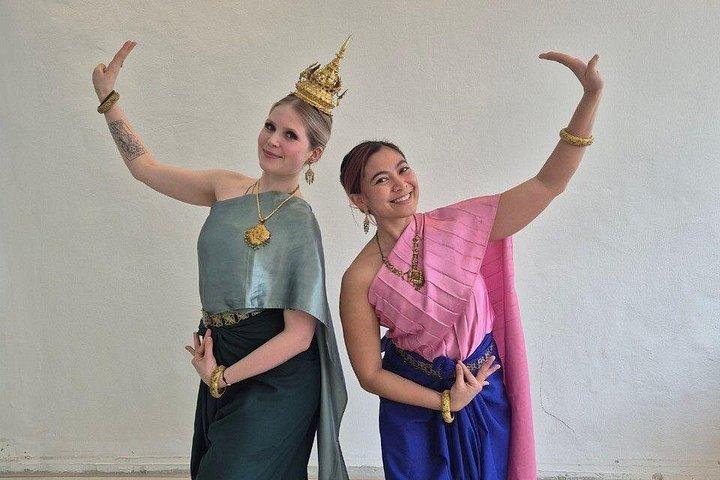 Bangkok Authentic Thai Dance Class at Thai Glam Studio
