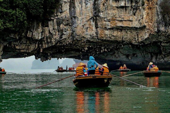 Halong Bay Full Day Com Caverna, Caiaque E Natação - Transferência Rodoviária