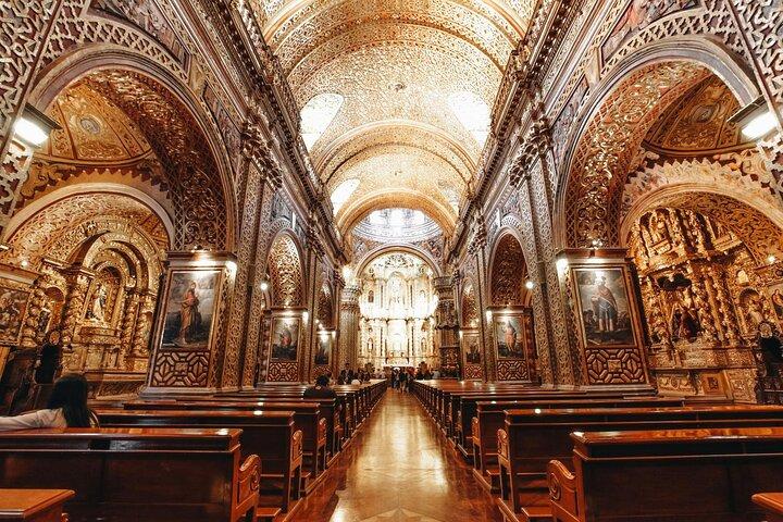 Halbtägige Kolonialzeit Quito : Platz der Unabhängigkeit, Kirche La Compañia.