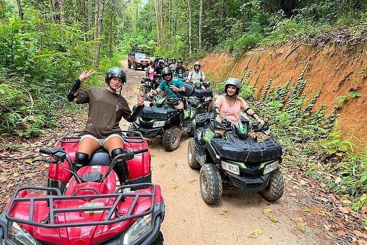 プエルトモレロスのATVジップラインとセノーテアドベンチャー