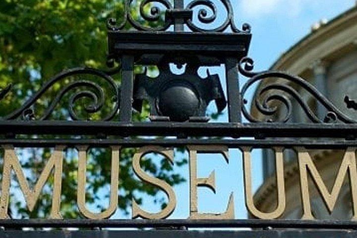 Dublin : ケルズの書。 国立博物館。 VIPヘリテージシティツアー。