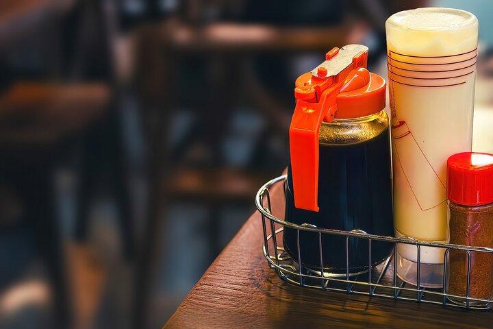 広島：お好み焼きホッピングツアー～2つのローカルスタイルを比較