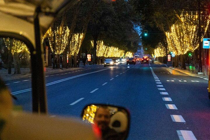 リスボンクリスマスイルミネーショントゥクトゥクツアー（現地ガイド付き）