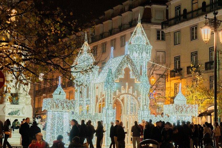 リスボンクリスマスイルミネーショントゥクトゥクツアー（現地ガイド付き）