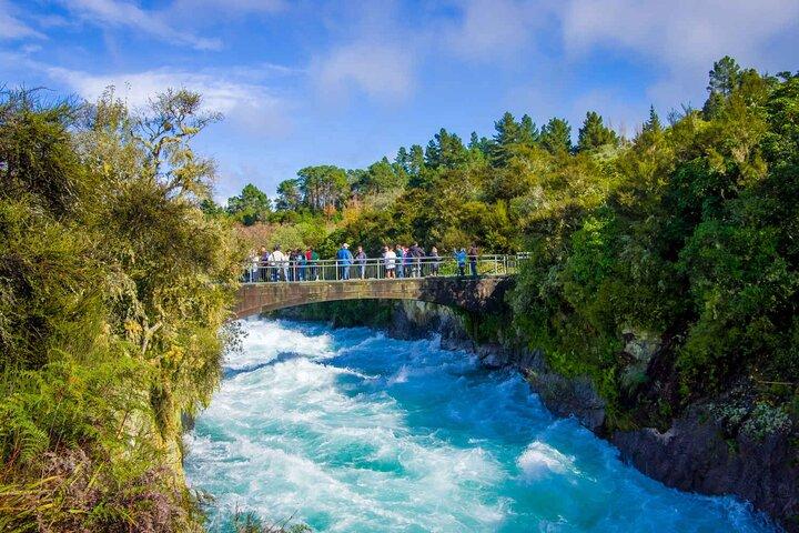 Hobbiton avec Huka Falls et Hot Springs Day Tour
