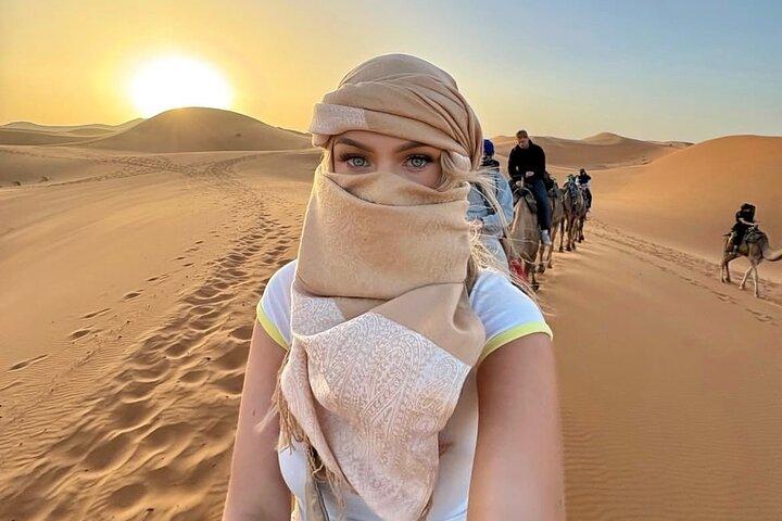 Abudhabi Morning Desert Safari + Dune Bashing, passeio de camelo