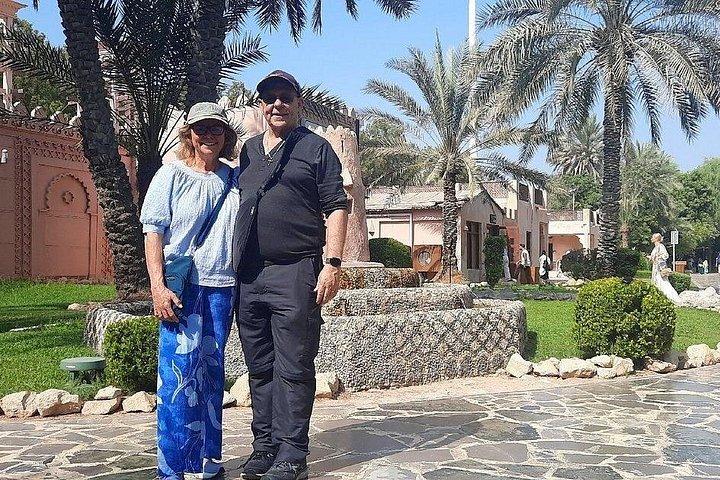 Abu Dhabi Topp 15 måste-se sevärdheter med stora moskén och souker