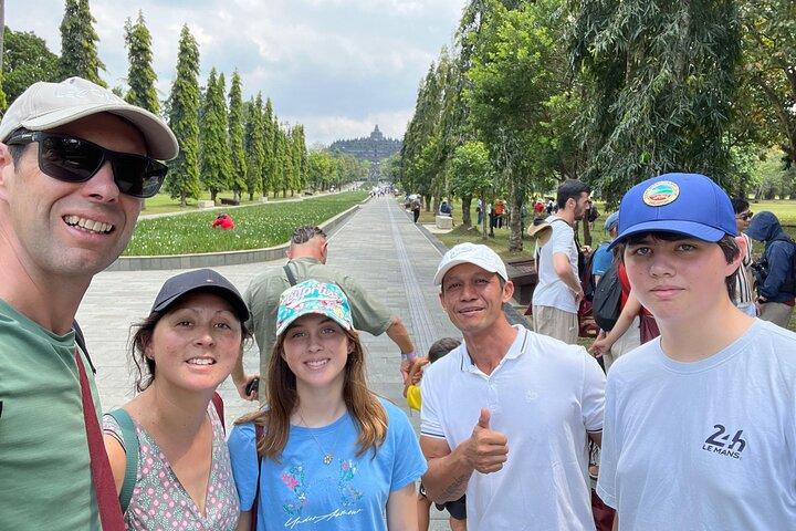 Alquiler de coches privados en Yogyakarta con conductor