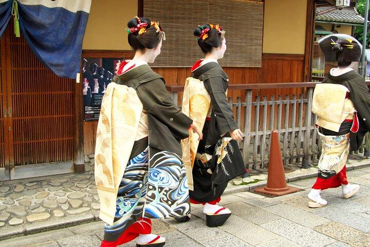 Geisha District Walk: Whisky, Sake e Gion di alta qualità
